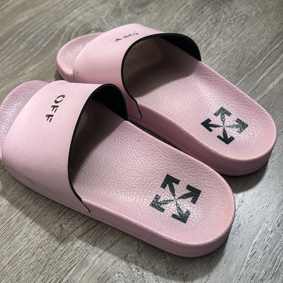 Off white slides - Picture 3 of 3